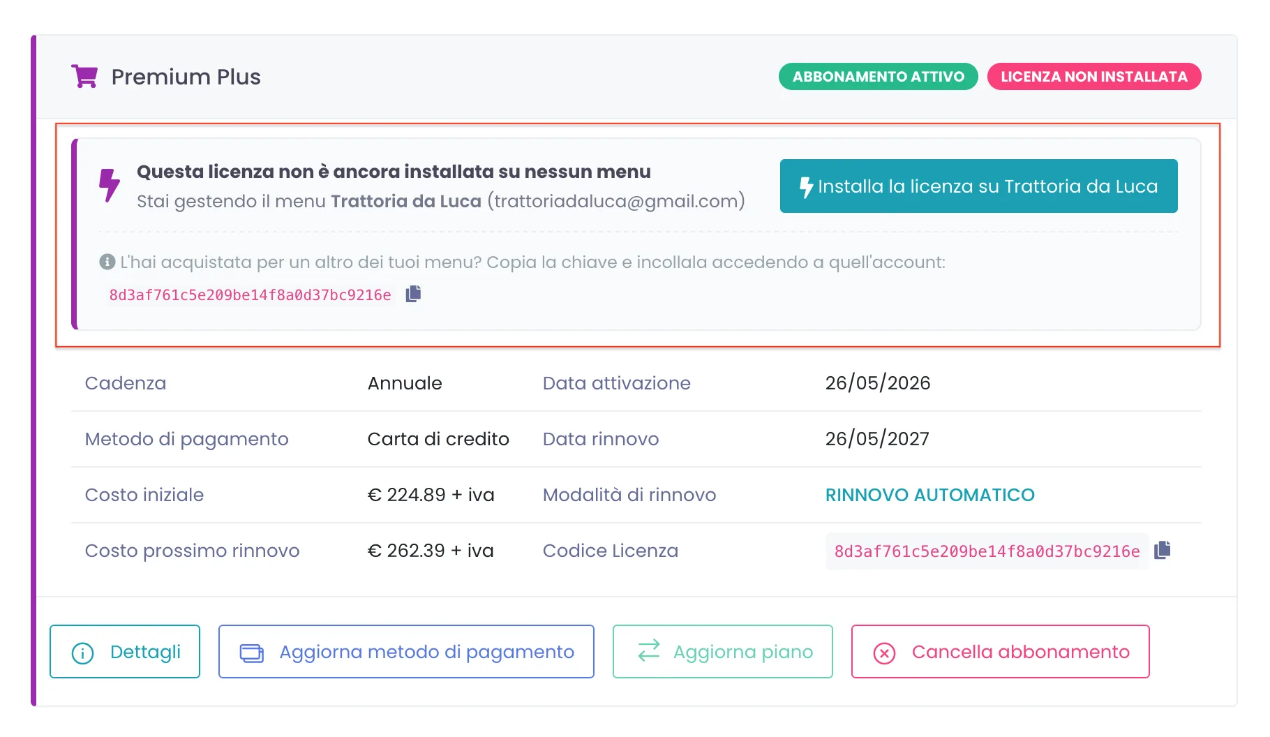 Scheda di un abbonamento Premium Plus con licenza non installata: il riquadro di installazione rapida mostra il bottone verde Installa la licenza, il menu di destinazione e la chiave da copiare